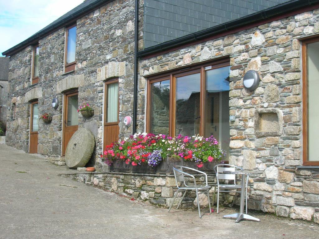 Bed and Breakfast Polhilsa Farm Callington Екстер'єр фото